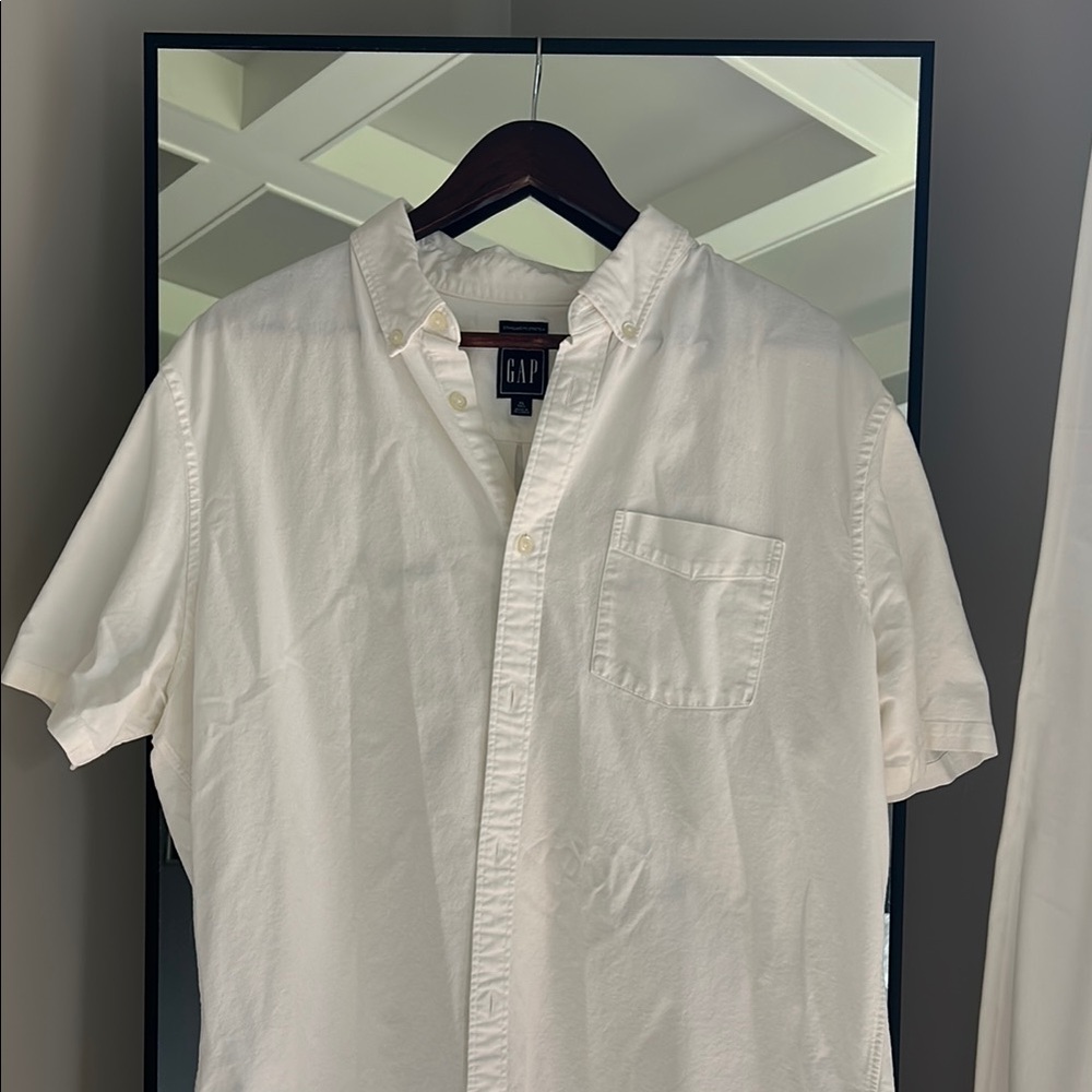 GAP Men's white Button Down Shirt